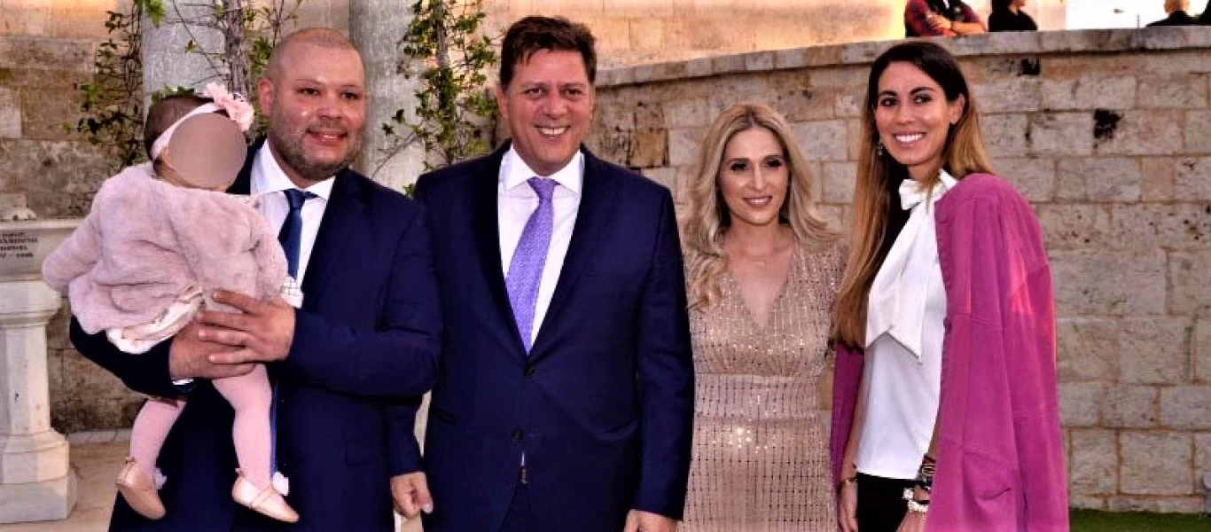 Και το όνομα αυτής... Αλίκη Βουγιουκλάκη! - Λαμπερή βάπτιση της κόρης του Αιμίλιου και της Κατερίνας Βουγιουκλάκη